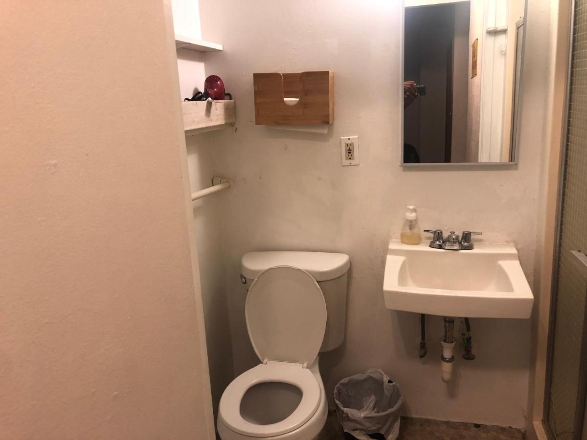 Hostel Whole Family - Wholeville Sacramento