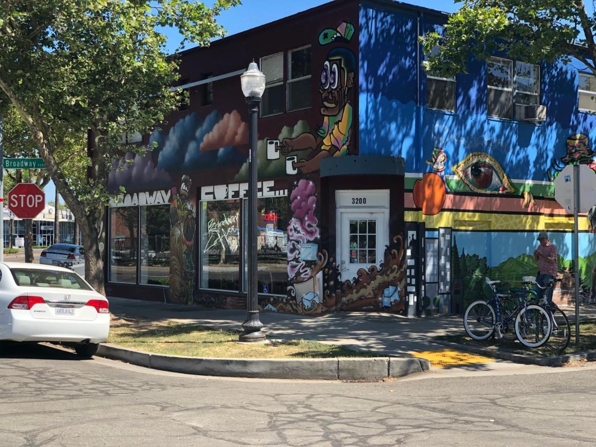 Hostel Whole Family - Wholeville Sacramento