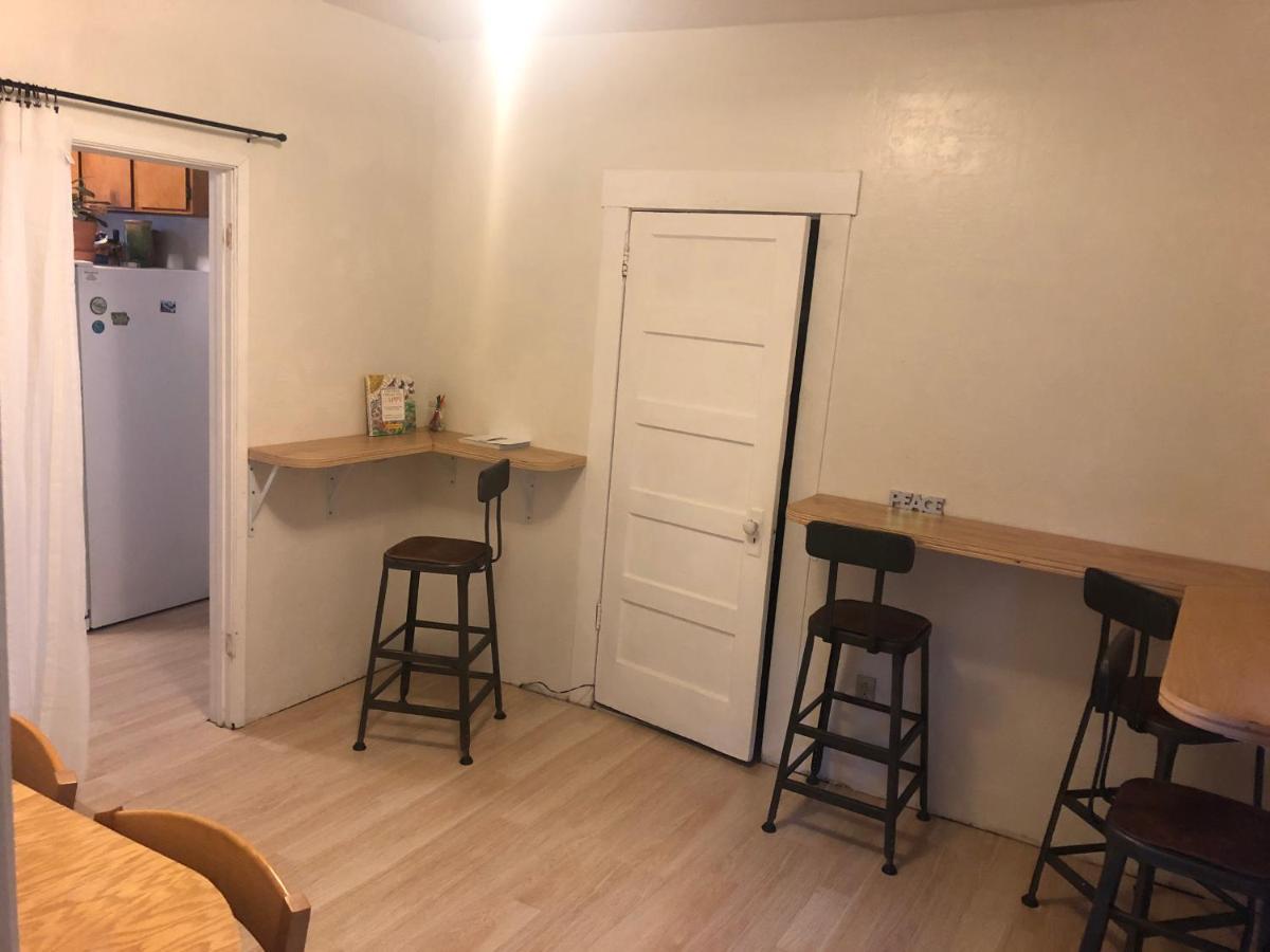Whole Family - Wholeville Hostel Sacramento