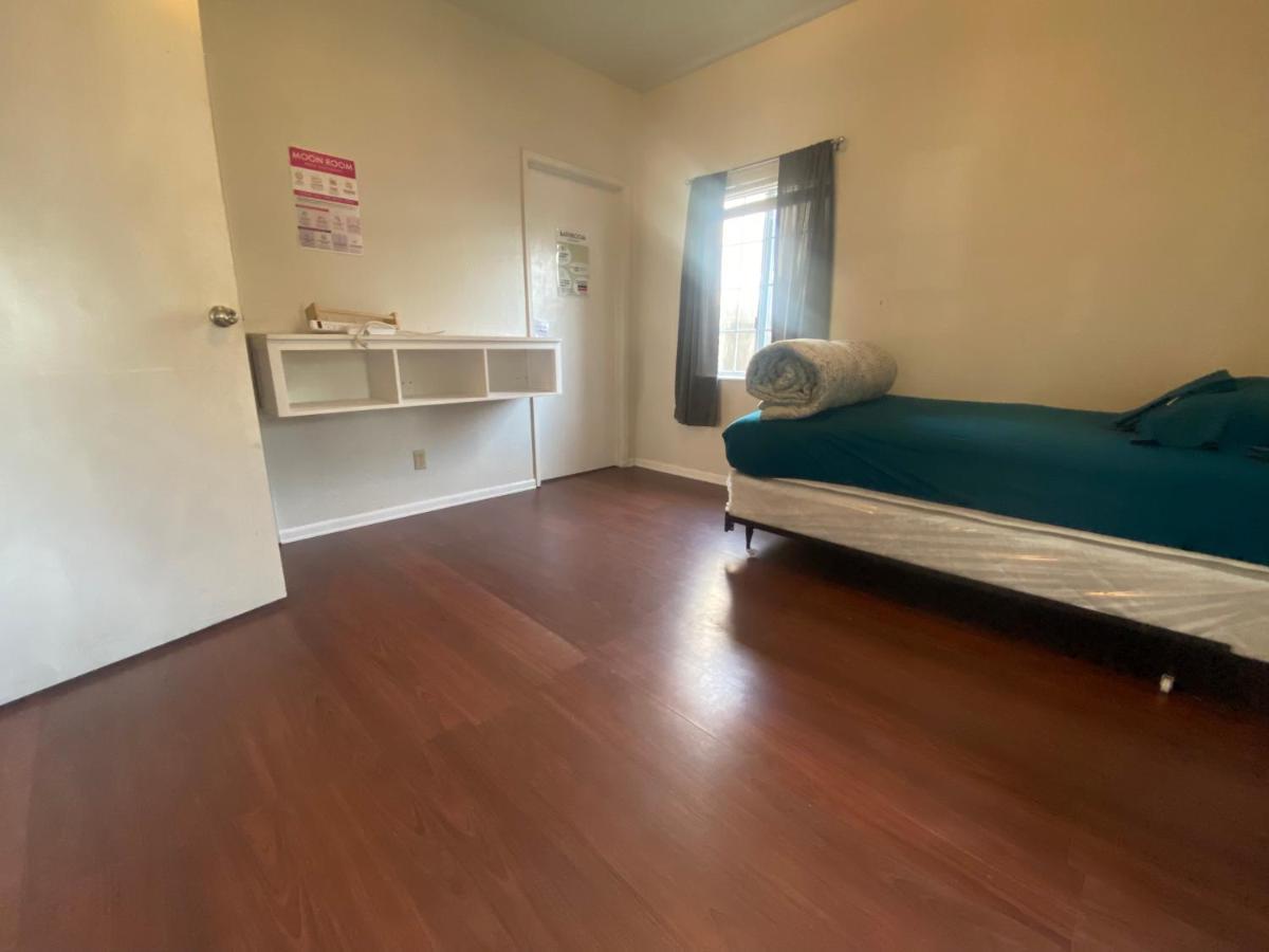 Whole Family - Wholeville Hostel